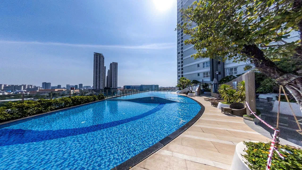 Hồ bơi tại dự án Sunrise Cityview quận 7